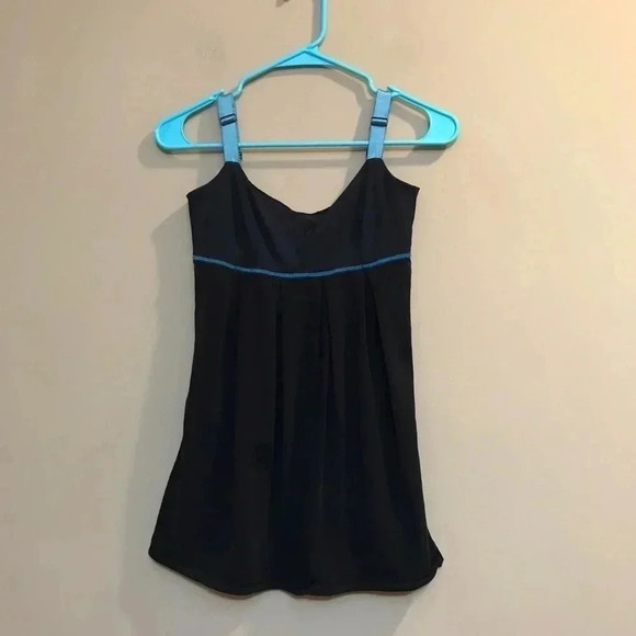 Lululemon Rhythmic Tank Black Ocean Blue sz 6 Top Workout Yoga Built In Bra - Picture 1 of 10